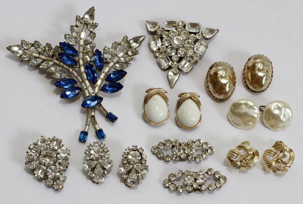 WEISS, TRIFARI, LISNER & RICHELIEU EAR CLIPS,: WEISS, TRIFARI, LISNER & RICHELIEU COSTUME EAR CLIPS, SHOE CLIPS & BROOCHES, & STUD SETS, 23 PIECES:Includes 1 leaf form brooch with blue and white faux stones, 1 brooch with circular and rectangular