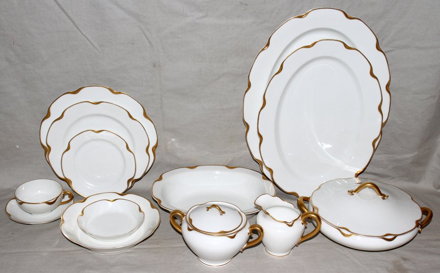HAVILAND LIMOGES PORCELAIN DINNER & LUNCHEON: HAVILAND LIMOGES 'SILVER ANNIVERSARY' PORCELAIN DINNER & LUNCHEON SERVICE FOR TWELVE, 94 PIECES:Including 12 dinner plates, Dia.9 3/4", 12 luncheon plates, Dia.8 1/2", 12 bread-and-butter plates, Dia.