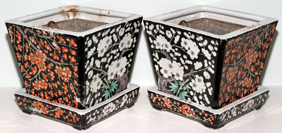 CHINESE FAMILLE NOIR PORCELAIN CACHE POT,: CHINESE FAMILLE NOIR PORCELAIN CACHE POT, C. 1920, H 6", W 6", L 6", PLUS ONE:Having a black ground that is decorated with prunus with matching under plate; actual dimensions are 6 1/2" x 6" x 6 1/2"