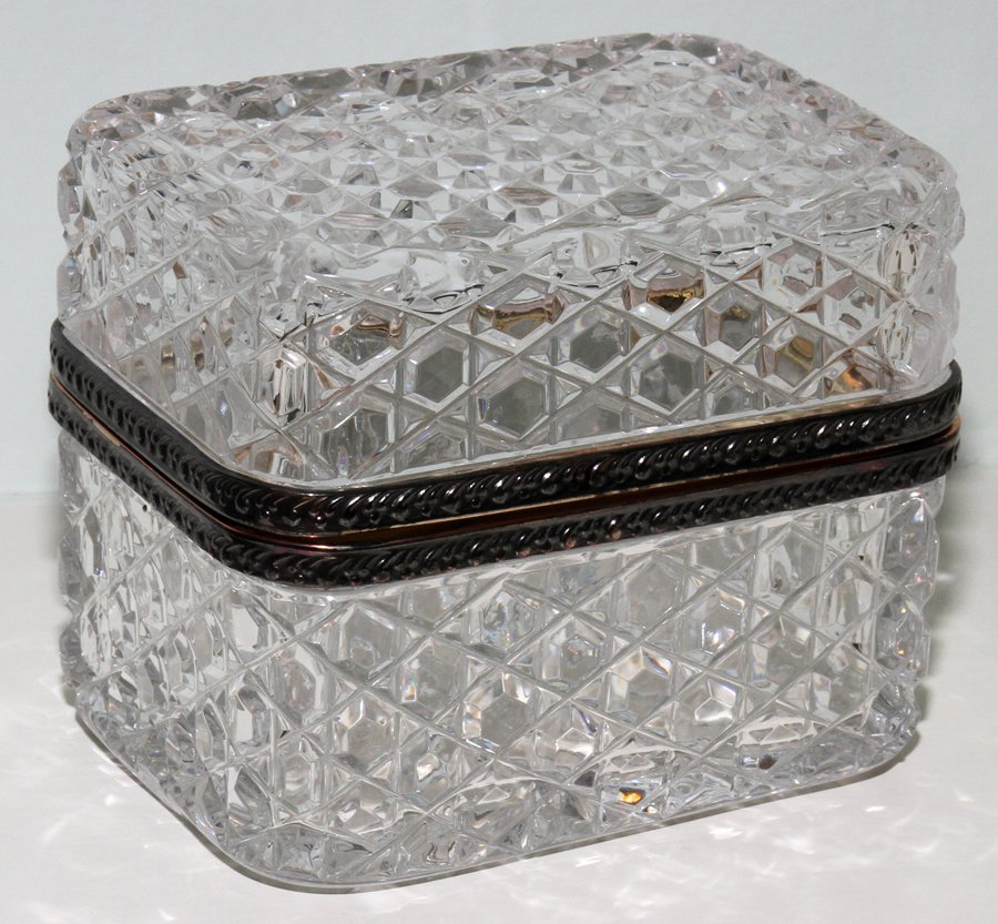 FRENCH SILVER PLATE & PRESSED GLASS BOX C. 1920: FRENCH SILVER PLATE & PRESSED GLASS BOX, C. 1920, H 3", W 3", L 4":With a hinged lid and silver plate fittings. Actual dimensions are 3 1/2" x 3" x 4 1/4". No apparent markings.