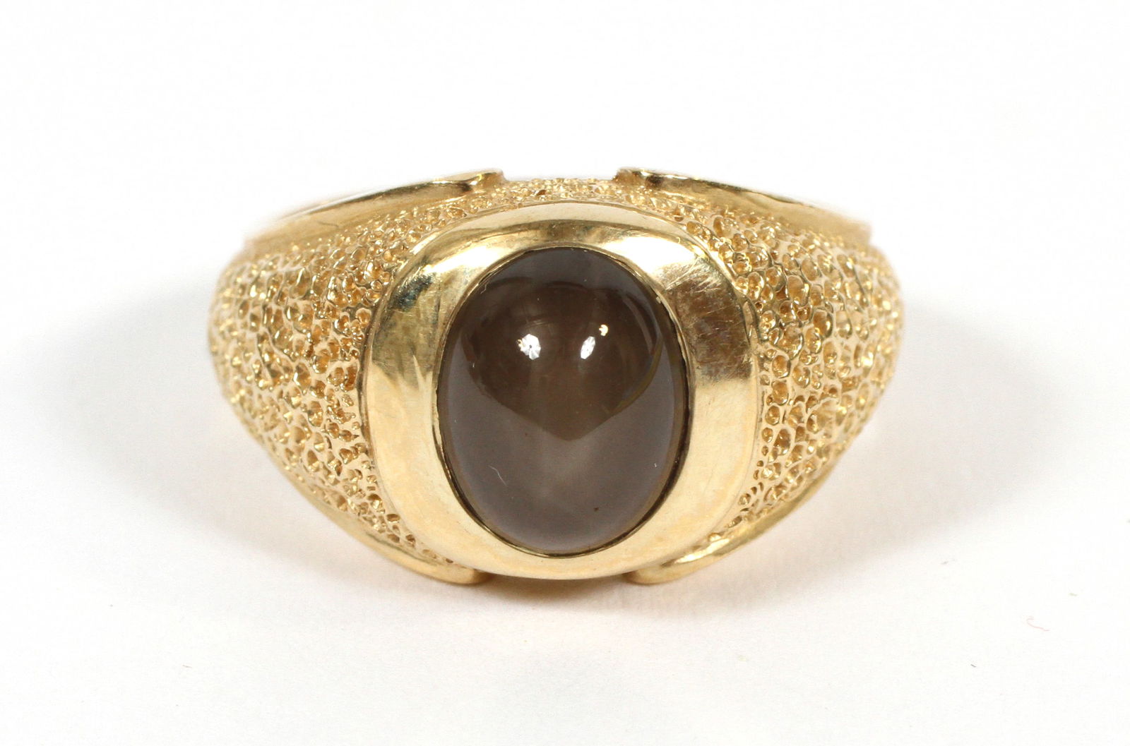 14kt Gold, Synthetic Star Sapphire Cabochon Ring, 11.5g Size: 8.25 (1 of 4)