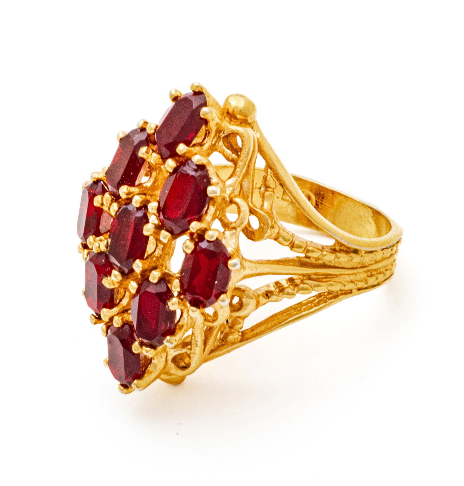 18k And Garnet Ring, Size 5 1/2 5.9g (1 of 7)