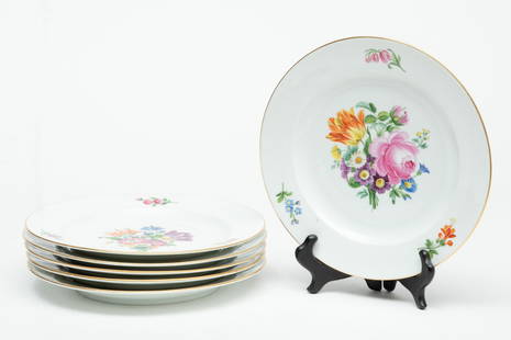 Meissen (Germany) Porcelain Plates, Dia. 9.25" 6 pcs: Meissen (Germany) Porcelain Plates, Dia. 9.25" 6 pcs | Hand painted floral designs. Fired gold accents. Bearing signature branding to the undersides. Provenance: Property from a Petoskey, MI private