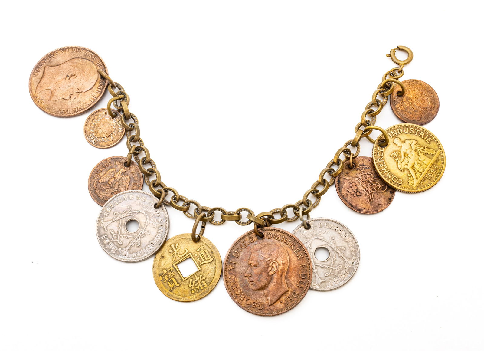 Coin Bracelet, 8 Coins 1901-1924, L 7" 64g: Coin Bracelet, 8 Coins 1901-1924, L 7" 64g | Two francs French 1924. USA Indian Head penny 1901. 1907 Edward VII penny. George VI penny 1949. From the Collection of Evelyn G. McLean, Dean of Women, Un