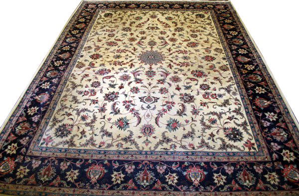 ISFAHAN DESIGN ORIENTAL RUG, 12' 0" X 8' 0": ISFAHAN DESIGN ORIENTAL RUG, 12' 0" X 8' 0":Isfahan design, all wool, hand woven. Probably made in Pakistan.