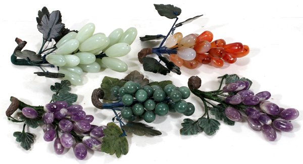JADE, AMETHYST AND CARNELIAN GRAPE BUNCHES, FIV: JADE, AMETHYST AND CARNELIAN GRAPE BUNCHES, FIVE, L 6":Hand-carved. Two jade bunches, two amethyst quartz bunches, one carnelian bunch. Five bunches total.