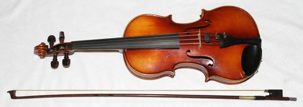 E. R. PFRETZSCHNER VIOLIN, MID 20TH C., L 23 1/: E. R. PFRETZSCHNER VIOLIN, MID 20TH C., L 23 1/2", & BOW:After Stradivarius, label within.