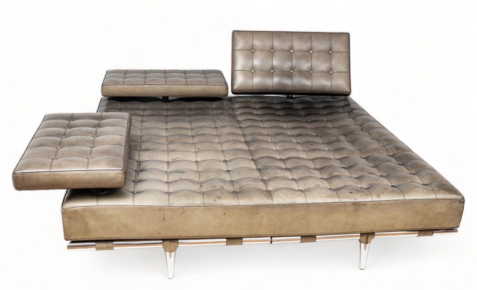 Philippe Starck for Cassina Leather Upholstered Prive Sofa, H 33.5" W 72" L 71": Philippe Starck for Cassina Leather Upholstered Prive Sofa, H 33.5" W 72" L 71" | Having leather tufted upholstery throughout. Provenance: From the Collection of Bethany Belanger, Port Huron, MI.