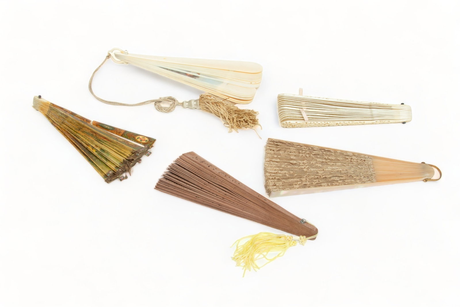 Victorian Mother of Pearl , Celluloid, Sandalwood, Lace Folding Hand Fans Ca. 19th C, 5 pcs: Victorian Mother of Pearl , Celluloid, Sandalwood, Lace Folding Hand Fans Ca. 19th C, 5 pcs | Mother of Pearl box is located in JCASE2 Provenance: From the Estate of Prominent Collector, Leon Zielinsk