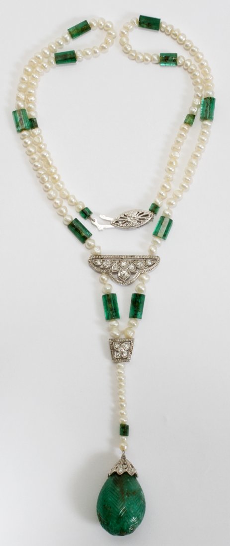 EDWARDIAN GOLD, EMERALD & DIAMOND NECKLACE: EDWARDIAN 14KT WHITE GOLD, EMERALD, PEARL & DIAMOND NECKLACE, L 16":Having pearls and emerald beads, with a single tear drop form emerald pendant, and diamonds set in 14 kt white gold. Stamped on the 