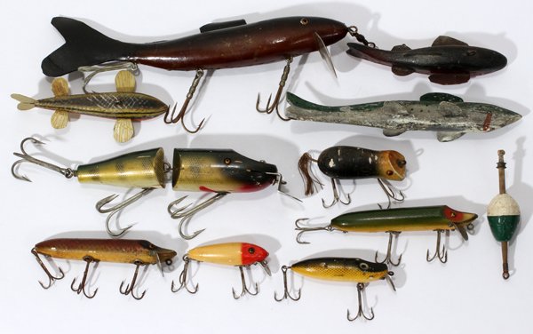 FISHING LURES: FISHING LURES:Seven miscellaneous lures, plus four additional. Three lures need repair and bobber.