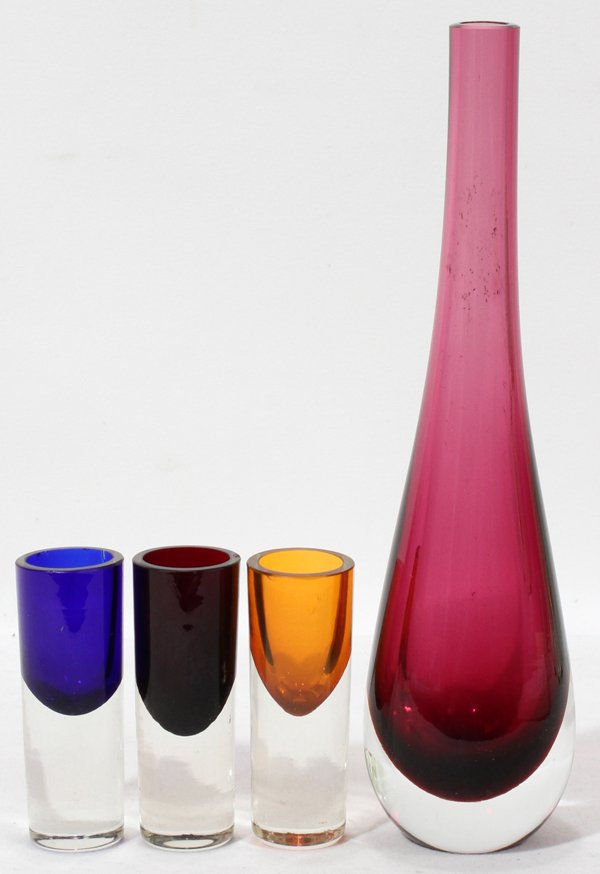 MULTI-COLOR GLASS LIQUORS & VASE,: MULTI-COLOR GLASS LIQUORS & VASE, H 3 1/2" & 9 1/2":One bud vase and three shot glasses. H 9 1/2", 3 1/2"