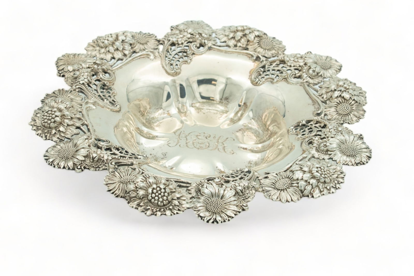 Dominick & Haff (American) Sterling Silver Bowl, Daisies Motif, Ca. 1920, H 2.25" Dia. 12" 20.96t oz (1 of 5)
