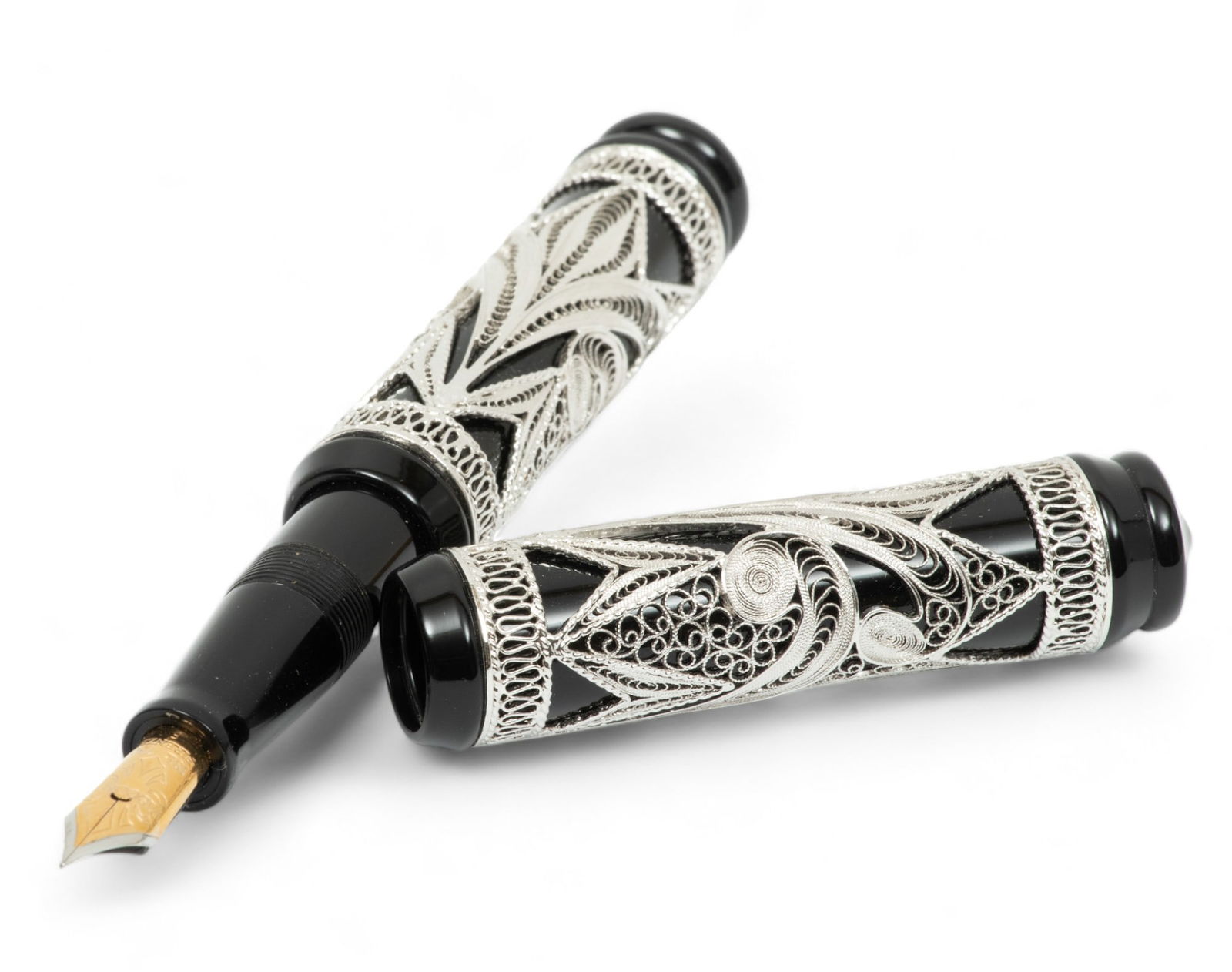 Visconti (Italian) 'Taj Mahal' Fountain Pen, L 6" (1 of 6)