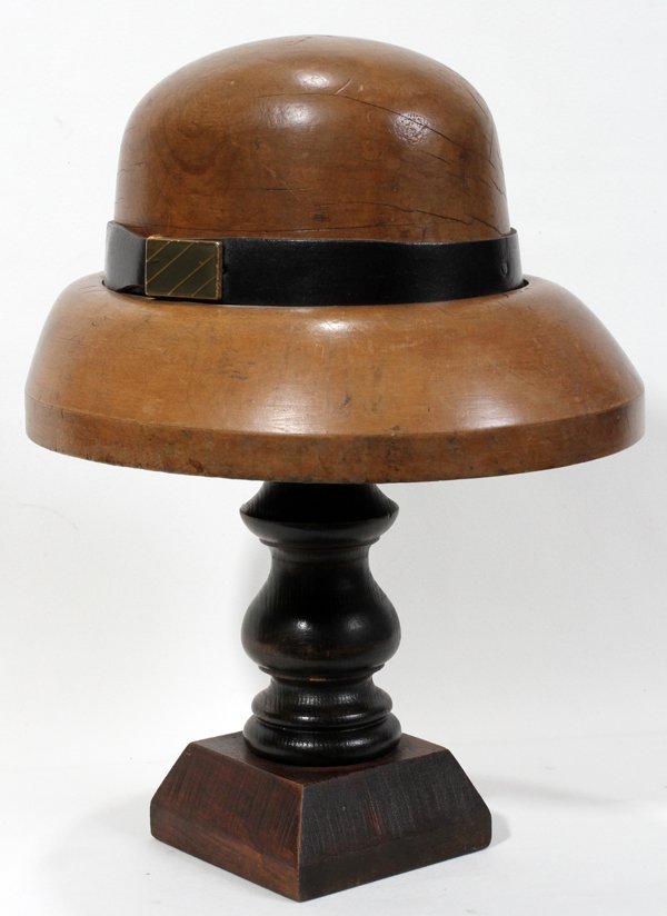 WOOD HAT MOLD & STAND, H 8", 17" OVERALL, L 12": WOOD HAT MOLD & STAND, H 8", 17" OVERALL, L 12":