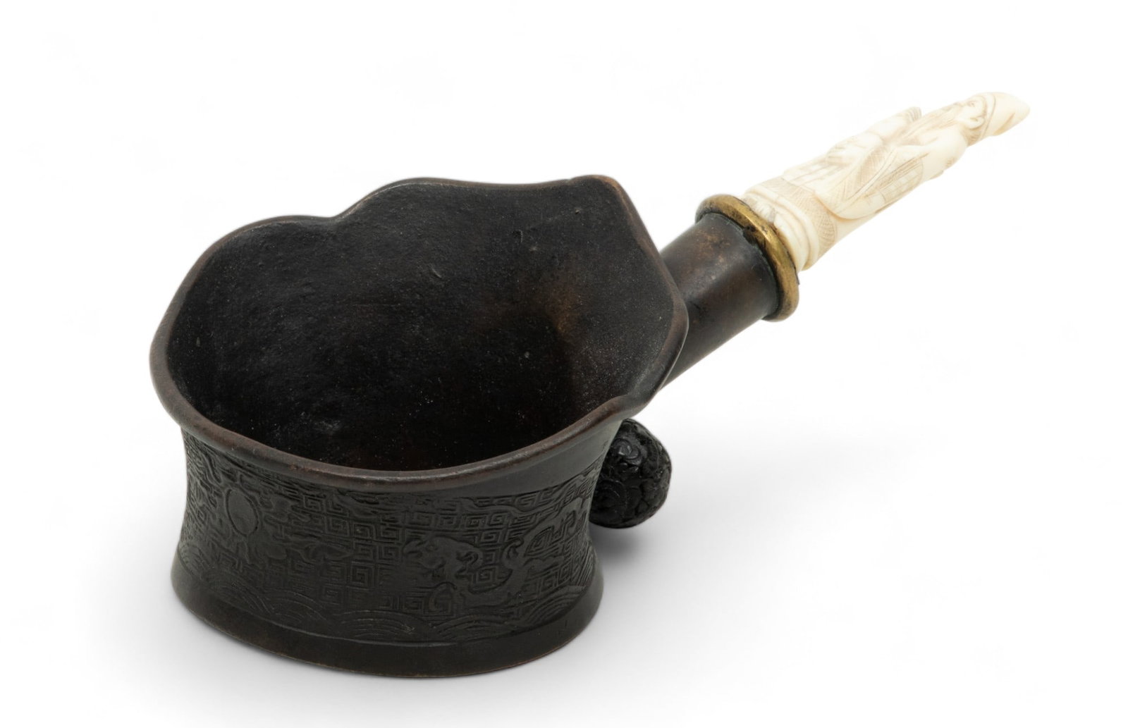 Chinese Bronze Silk Iron with Hand Carved Elder Handle, Ca. 1920, H 3.25" W 5.25" L 9.5": Chinese Bronze Silk Iron with Hand Carved Elder Handle, Ca. 1920, H 3.25" W 5.25" L 9.5" | Offers a cast bronze pot with carved bone handle. Circa 20th century Provenance: Property of a Bloomfield Hil