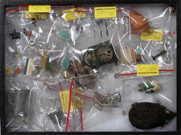 DOLL HOUSE ACCESSORIES MINIATURE 40+: DOLL HOUSE ACCESSORIES MINIATURE 40+:doll house accessories miniature clock key-wind, flatware, mechanical mouse, terracotta -Vase, pottery vases, dresser set; hand mirror, brushes, comb, a flower pot