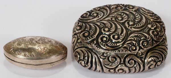 GEORGE III STERLING PILL BOX & COTTLE CO. BOX,: GEORGE III STERLING PILL BOX & COTTLE CO. STERLING BOX, 19TH C., L 1 1/2" & 2":Including 1 ovoid pill box by Samuel Pemberton, Birmingham, 1802-03, hallmarks at the interior, L.1 1/2", and 1 sterling 