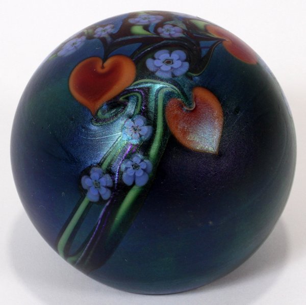 ORIENT & FLUME HAND-BLOWN GLASS PAPERWEIGHT,: ORIENT & FLUME HAND-BLOWN GLASS PAPERWEIGHT, 1982, DIA 2":Hearts and flowers motif. Signed and dated (see photo).
