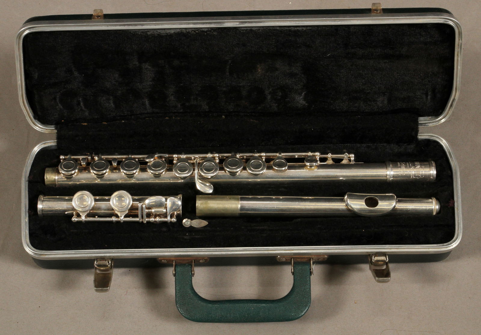 Selmer (Elkhart, Indiana) for Bundy (American) Western Concert Flute, 1970, H 2.5" L 16" (1 of 5)