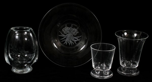 STEUBEN GLASS VASE & ETCHED PLATE, H 5", DIA 8": STEUBEN GLASS VASE & ETCHED PLATE, H 5", DIA 8", AND A SWEDISH VASE:Including 1 Steuben glass vase resting on three balls atop a plinth, signed, H.5", and 1 plate with etched flowers at the well, sign