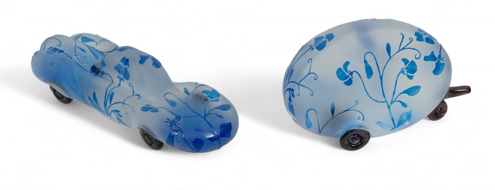 Olle Brozén (Swedish, B. 1963) for Kosta Boda (Swedish) Cameo Glass Car & Trailer Caravan: Olle Brozén (Swedish, B. 1963) for Kosta Boda (Swedish) Cameo Glass Car & Trailer Caravan The car (H 3.5" x W 4" x D 12") with '7343008 KOSTA BODA LIM. ED. 11/50' and 'Olle Brozen' etched to the