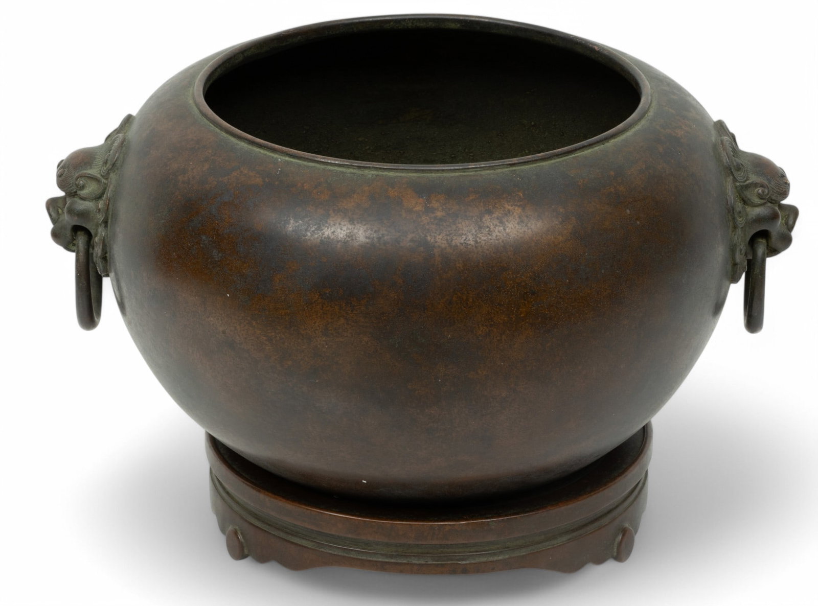 Chinese Bronze Censer H 7.5" Dia. 11.5": Chinese Bronze Censer H 7.5" Dia. 11.5" Foo dog masks with rings mounted on inverted sides. Attached bronze base. Large size and very heavy. Dimensions: 1 PC x H 7.50" Dia 11.50" |Please note th