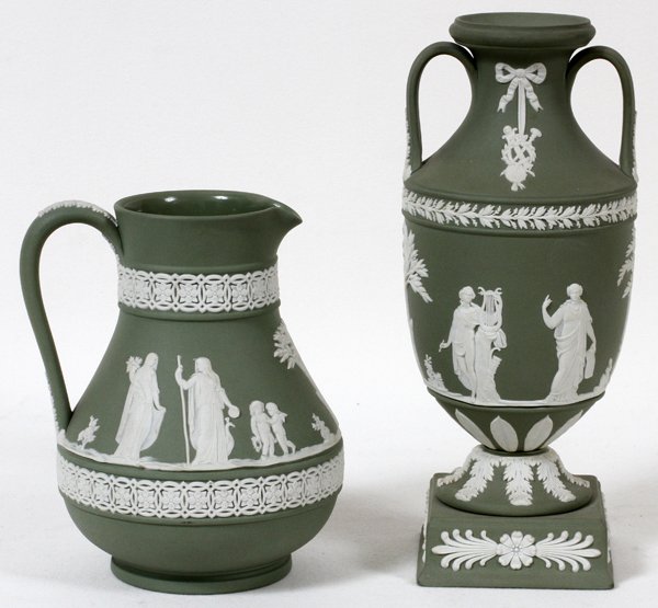 WEDGWOOD GREEN JASPERWARE URN AND PITCHER,: WEDGWOOD GREEN JASPERWARE URN AND PITCHER, H 6" & 9":