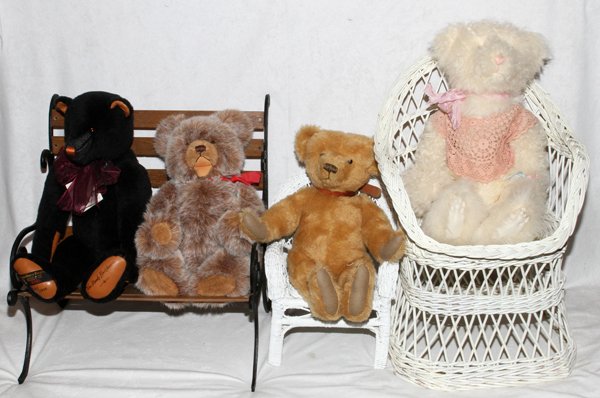 GUND, DEHAVEN, HERMANN TEDDY BEARS, FURNITURE: GUND, DEHAVEN, HERMANN, ETC. STUFFED TEDDY BEARS, AND MINIATURE FURNITURE, LATE 20TH C, 7 PCS.:includes one Hermann light brown fur bear, jointed body, growls, open mouth, brown glass eyes; one Gund b