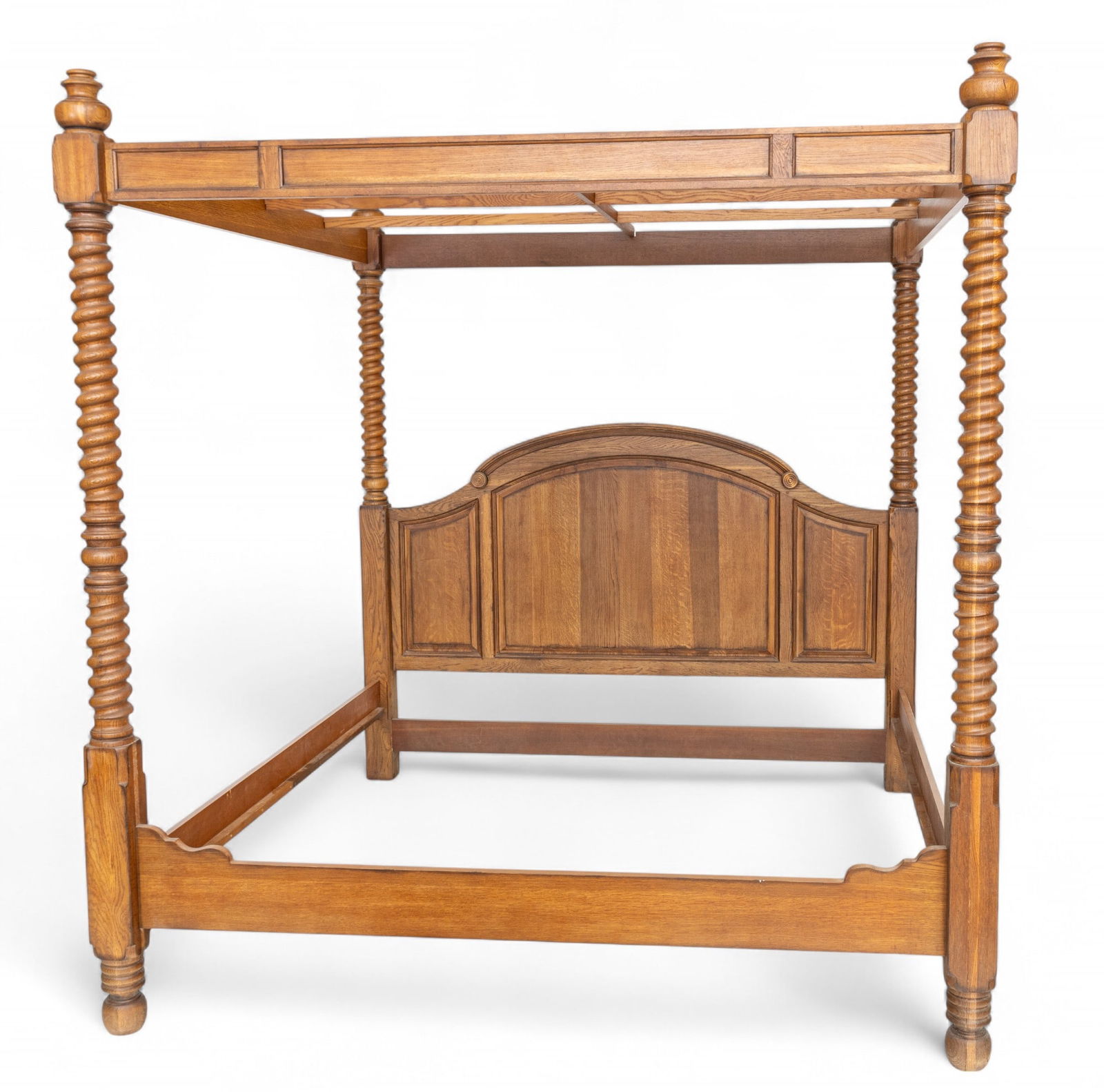 Drexel Heritage Royal Country Carved Wood King Size Canopy Bed, H 90" W 84" L 90" (1 of 10)