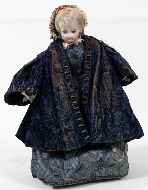 JUMEAU MEDAILLE D'OR BISQUE DOLL, LATE 19TH C.: JUMEAU MEDAILLE D'OR BISQUE DOLL, LATE 19TH C., H 15 1/2":An unmarked bisque head, fixed blue glass eyes, closed mouth, painted features, and pierced ears with earrings, later blonde wig, kid body wit