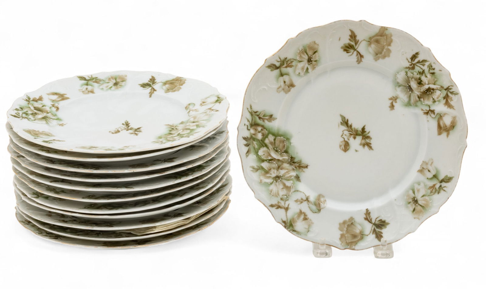Painted Porcelain Plates, White Flower Border 1910, Dia. 8.5" 12 PCS: Painted Porcelain Plates, White Flower Border 1910, Dia. 8.5" 12 PCS Floral Cosmos designs and silver gilt edge. Beehive mark over glaze. Dimensions: Dia 8.5" 12 PCS