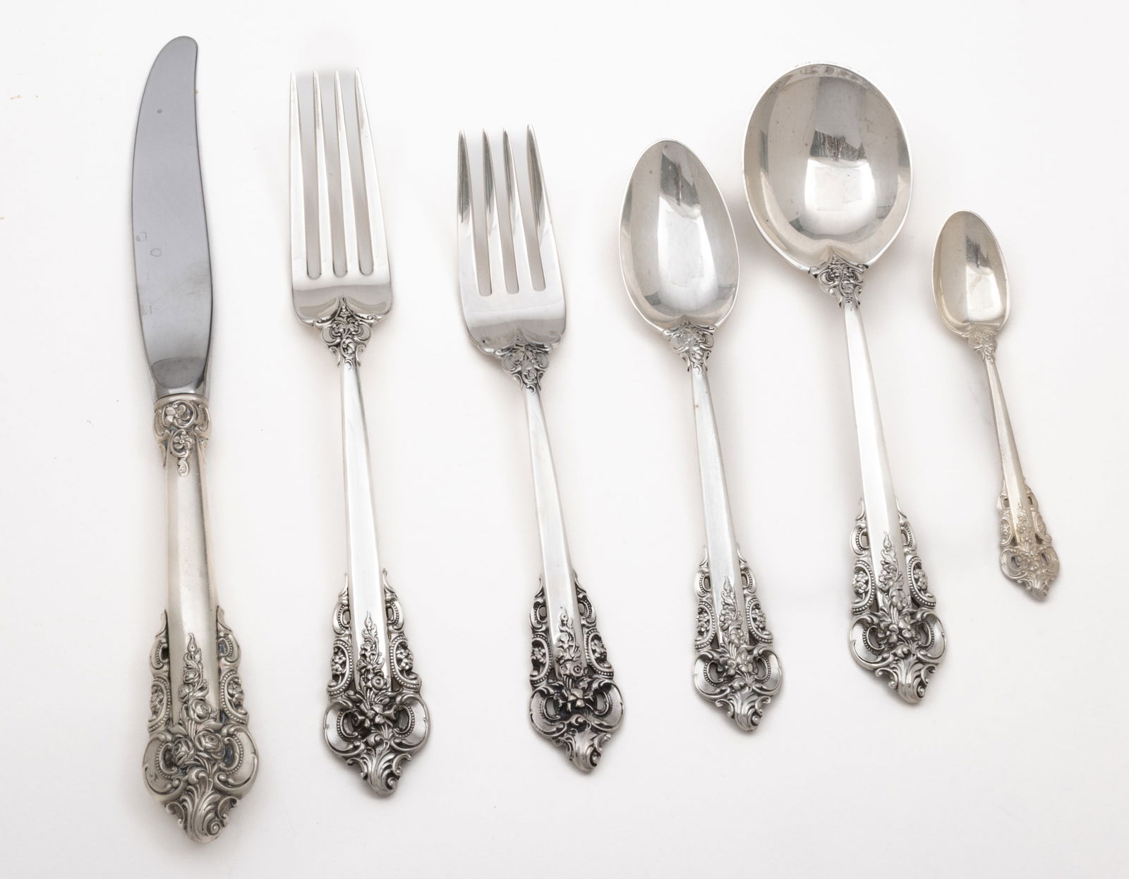 Wallace Grand Baroque Sterling Silver Flatware for 10 73 PCS (1 of 8)