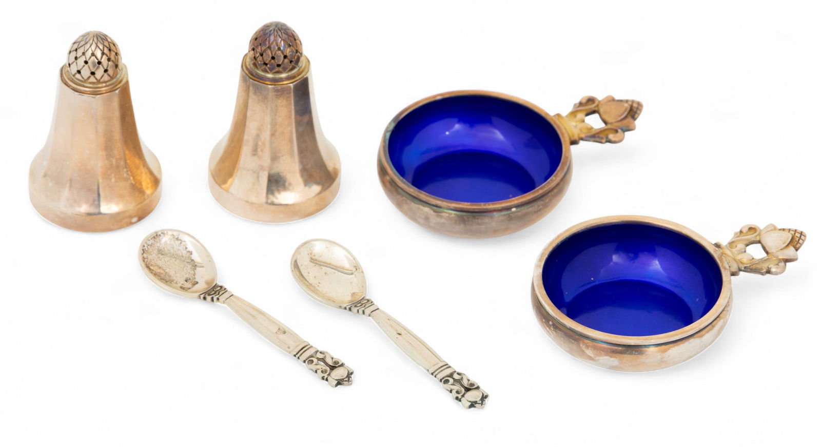 Georg Jensen (Denmark) Sterling Silver Acorn Open Salts and Pepper Shakers, Boxed 6 PCS: Georg Jensen (Denmark) Sterling Silver Acorn Open Salts and Pepper Shakers, Boxed 6 PCS Two open salts #62 with cobalt enamel liners, two salt spoons, two acorn top pepper shakers. Weight of sha