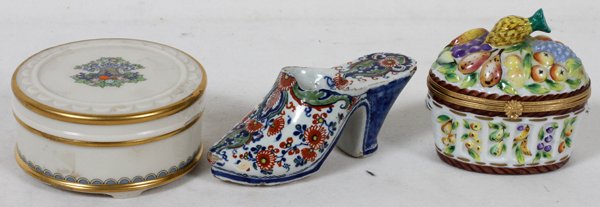 LIMOGES & LENOX PORCELAIN BOXES & FAIENCE SHOE: LIMOGES & LENOX PORCELAIN BOXES & AN ANTIQUE FAIENCE SHOE, W 3"-5":Including 1 Chamart Limoges hand painted, hinged box with fruit motif, H.3" x 3 1/4", 1 Lenox "Autumn" round box, Dia.4", and 1 faien