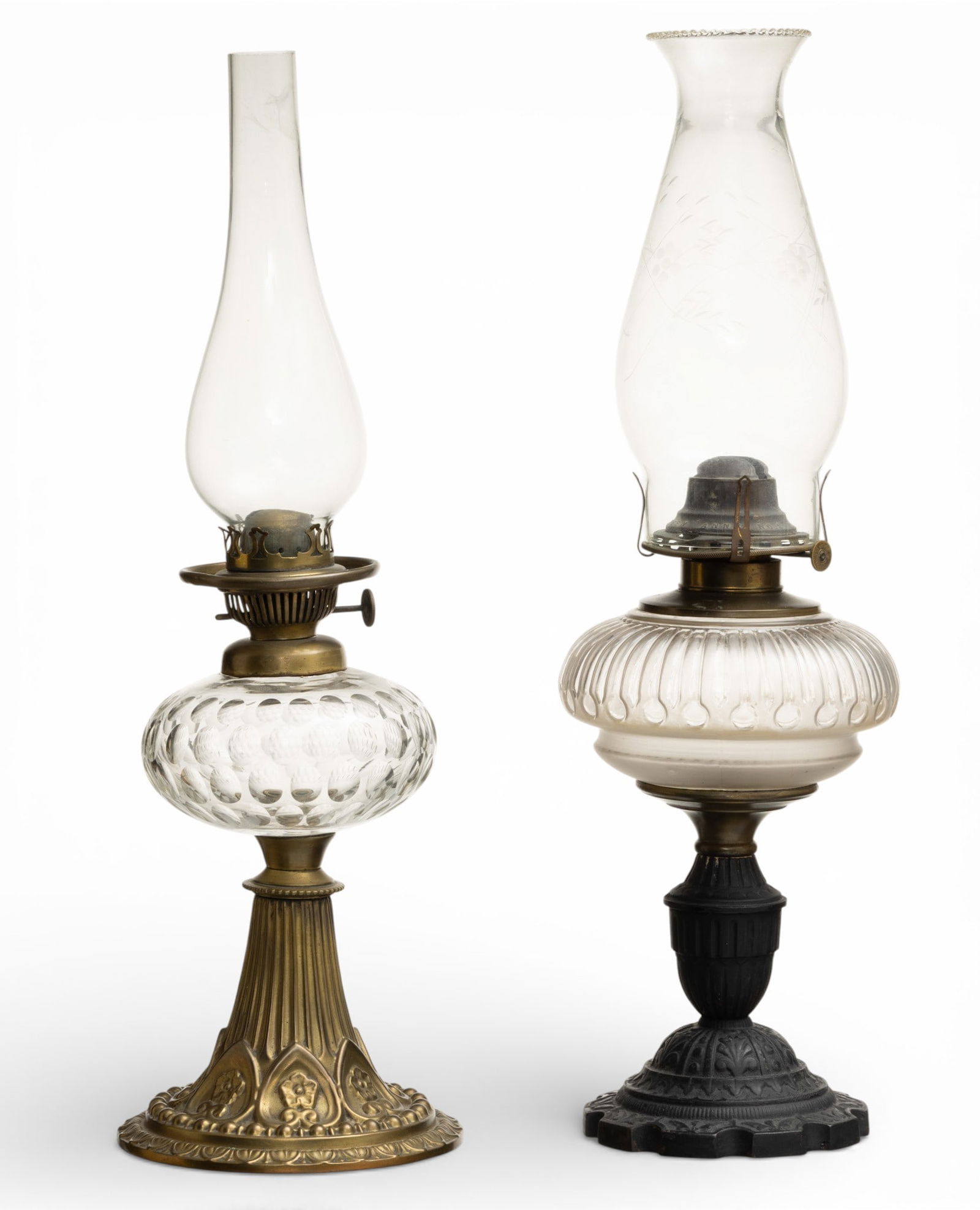 J. Hinks & Son and Queen Anne No2 Oil Lamps, Glass Chimneys 19th.c., H 19" 2 PCS (1 of 5)