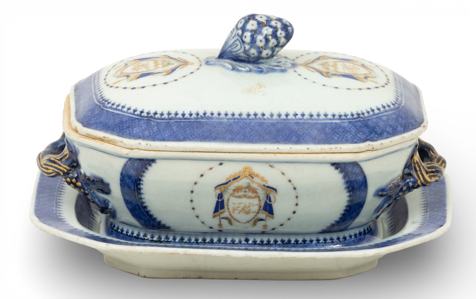 Chinese Export Armorial Tureen, Lid, and Underplate, Ca. 18th.c., 2 PCS (1 of 6)
