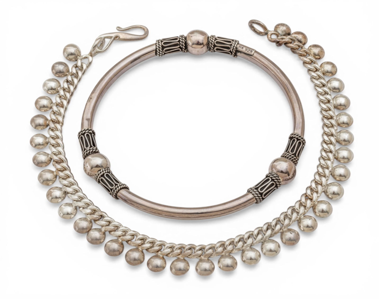 Sterling Silver 2.7" Bangle and Chain-link Bracelets 47 g 2 PCS: Sterling Silver 2.7" Bangle and Chain-link Bracelets 47 g 2 PCS Bangle is a complete circle 2.7". Also chain bracelet with "fringe" in ball forms 8". Dimensions: 47 g 2 PCS