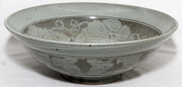 JAN CANNON (20TH C.) POTTERY BOWL, DIA 13 1/2": JAN CANNON (20TH C.) POTTERY BOWL, DIA 13 1/2":Purchased from the Edo Gallery, Boston, 1993. From the Estate of Charles Chevalier, Mt Clemens, Mich.