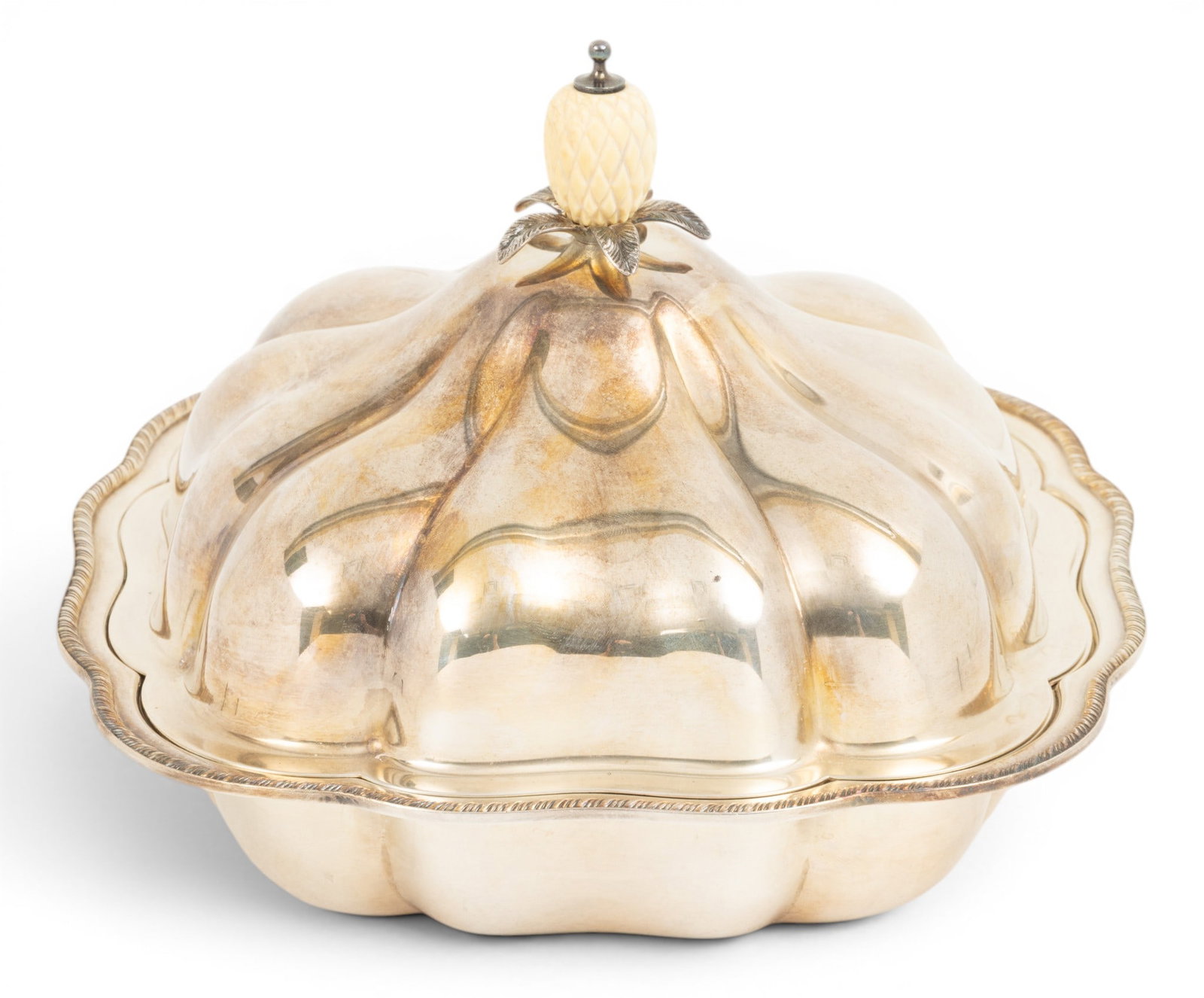 Covered Sheffield Plate Entree Dish, Warming Base H 6" W 8": Covered Sheffield Plate Entree Dish, Warming Base H 6" W 8" With liner for hot water base. Dome lid with ivory pineapple form knob, gadroon border. Provenance: Property from the Collection of Marianne