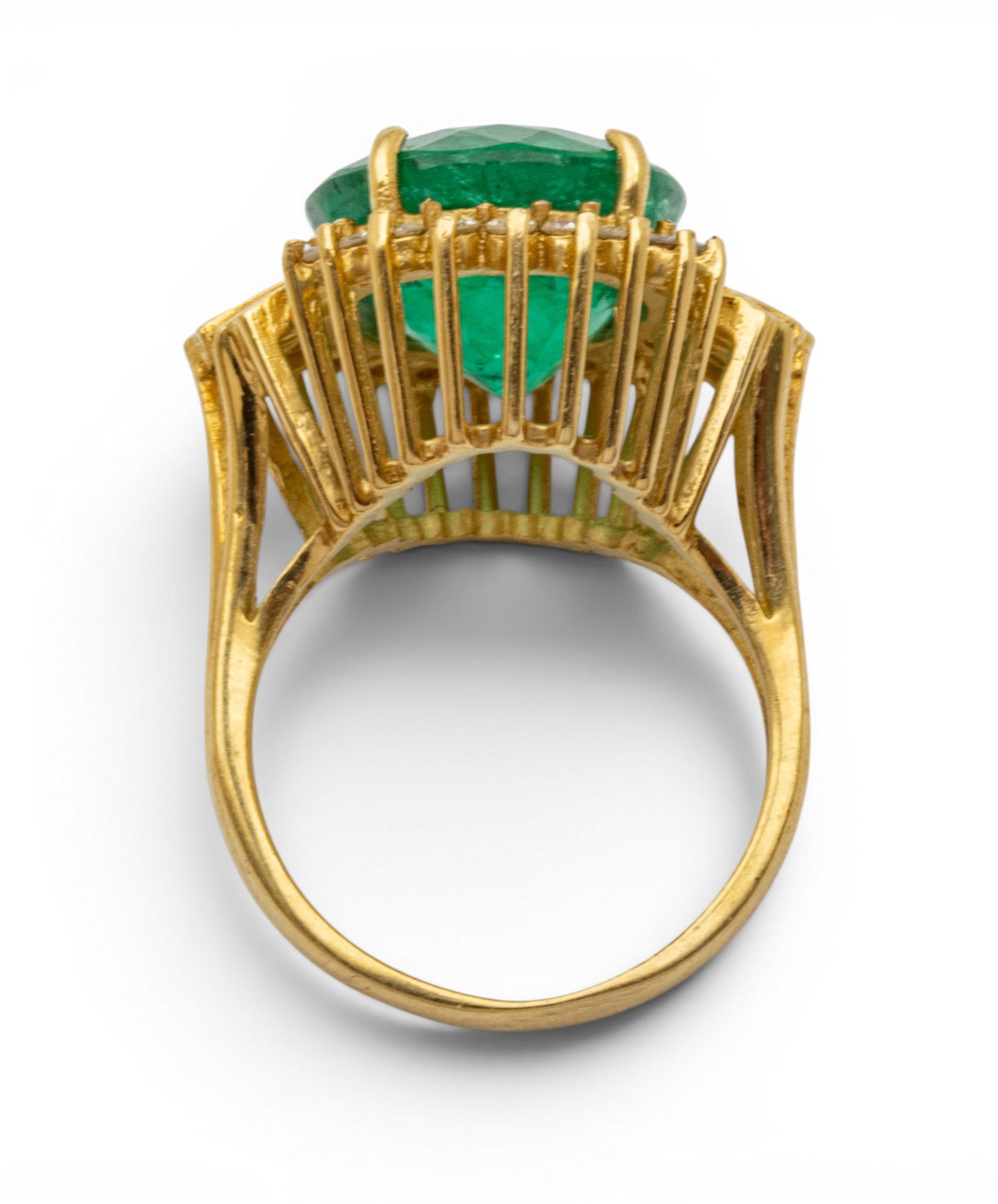 14k Yellow Gold, Emerald, and Diamond Cocktail Ring Size 6.5 8.7 g - 7