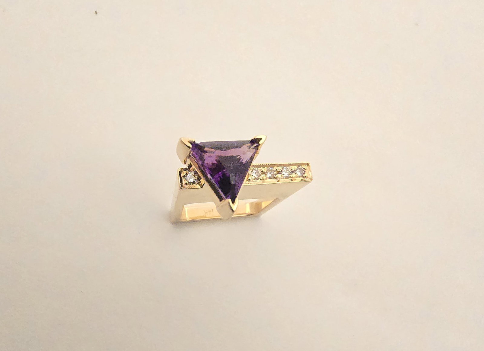 Trisko Jewelry Modernist 14k Yellow Gold, Amethyst, and Diamond Ring Size 5 11 g (1 of 4)