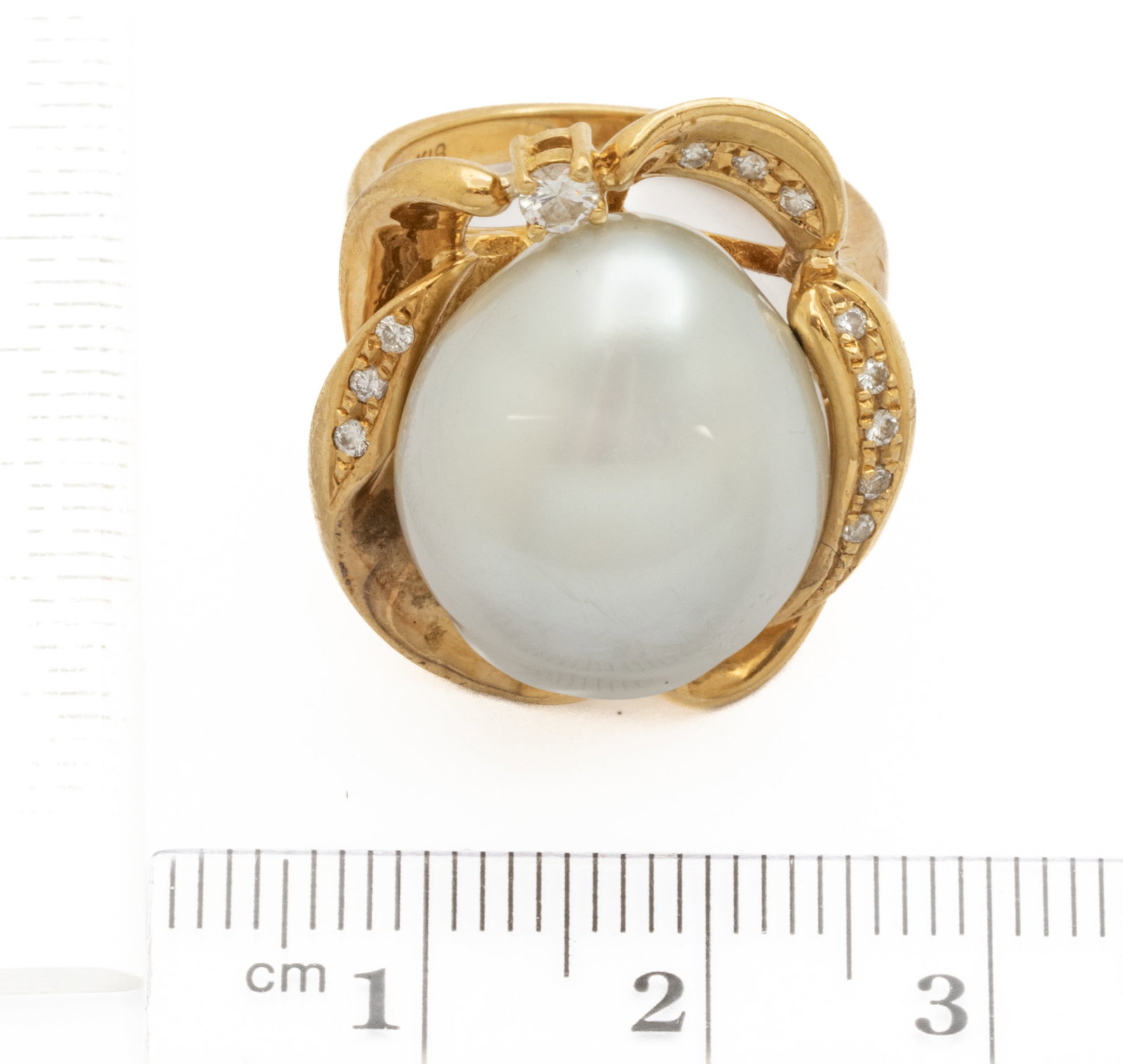 18k Yellow Gold, South Sea Pearl, and Diamond Ring Size 6 12.8 g - 2