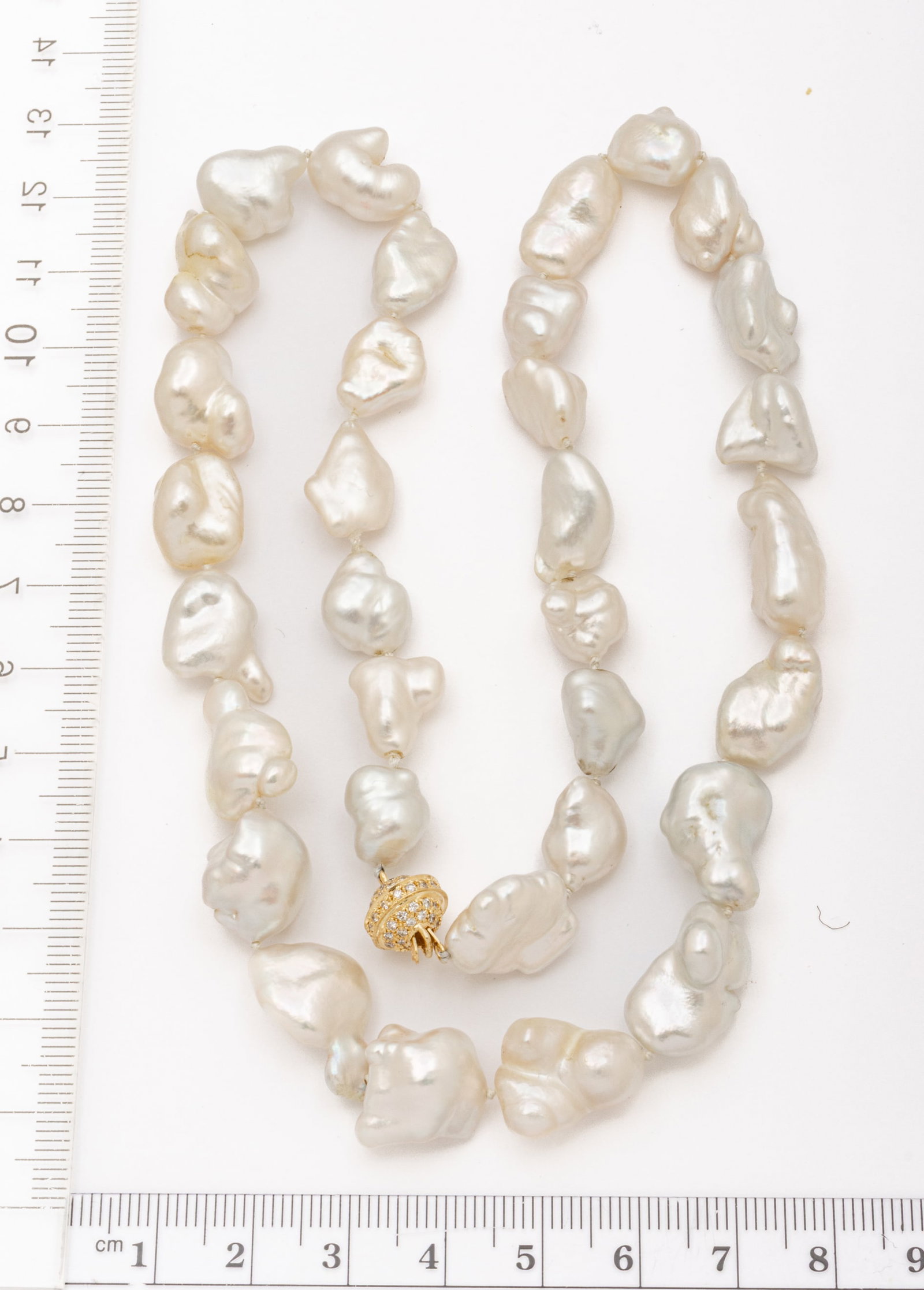 18k White Gold and Diamond Clasp, Biwa Pearl Necklace L 20" 46.8 g - 2
