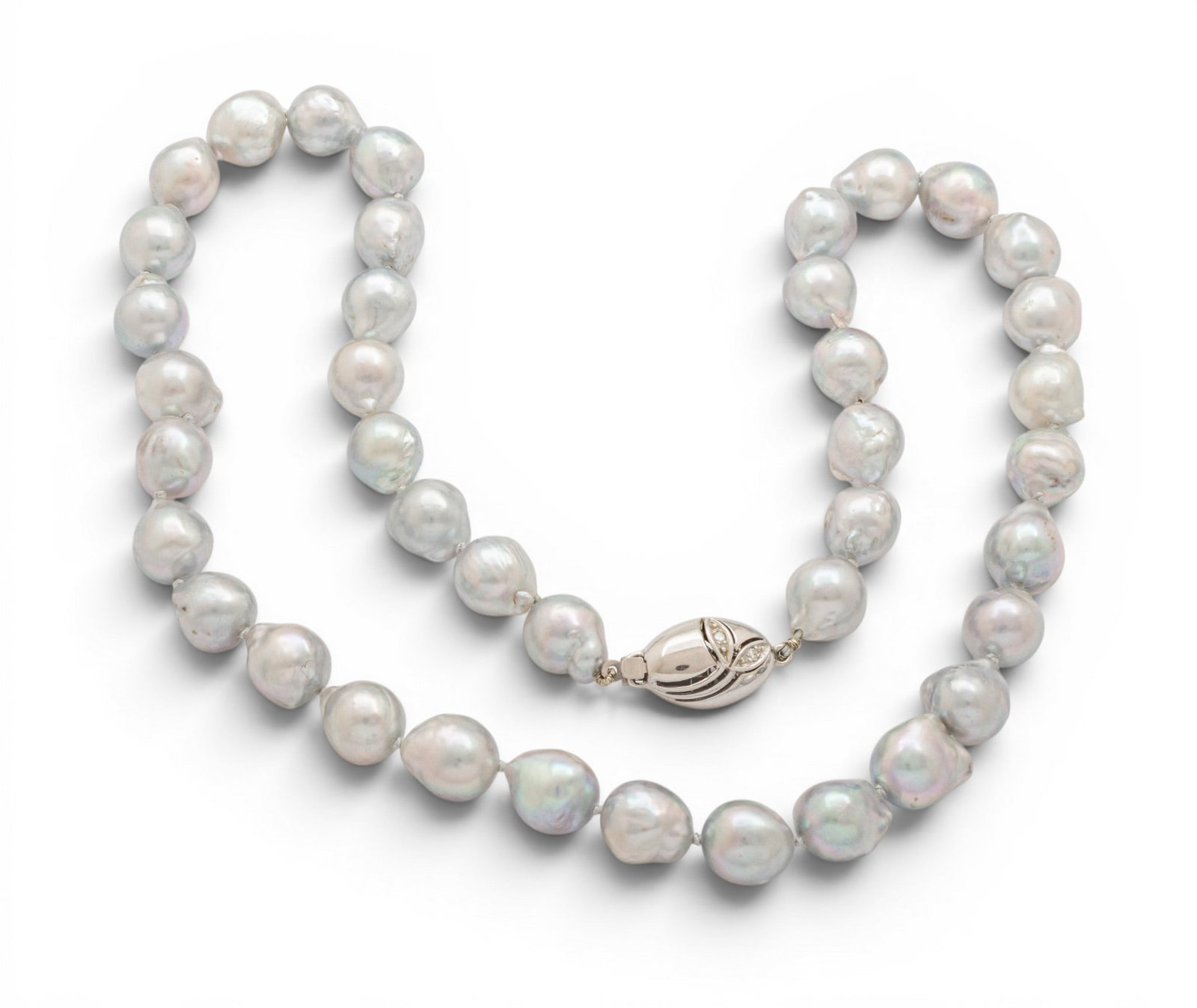 14k White Gold and Diamond Clasp, Gray Biwa Pearl Necklace L 18" 38.7 g: 14k White Gold and Diamond Clasp, Gray Biwa Pearl Necklace L 18" 38.7 g A strand of grey Biwa pearls, knotted between each, having a 14k white gold clasp with round, brilliant melee diamond accent. Ma