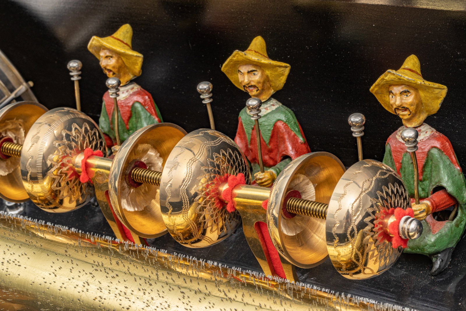 Swiss Victorian Rosewood and Marquetry Table Top Cylinder Music Box with Automata 1875-1895, - 8