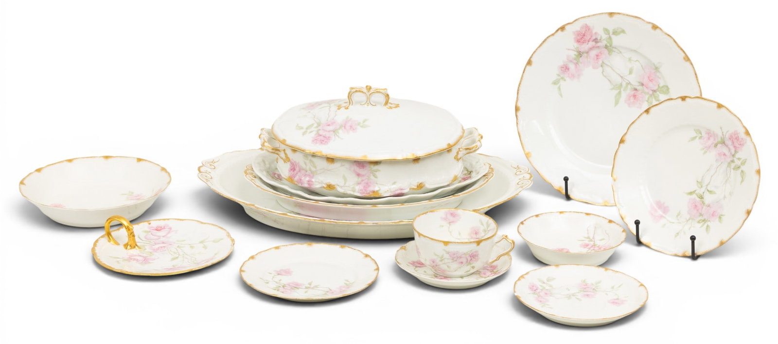 Haviland Limoges Dinner Set Circa 1910, 67 PCS: Haviland Limoges Dinner Set Circa 1910, 67 PCS Having a pink rose motif. Belonged to the Rothacher family. Provenance: Property from the Collection of Marianne Endicott, Grosse Pointe Shores, MI Dimen