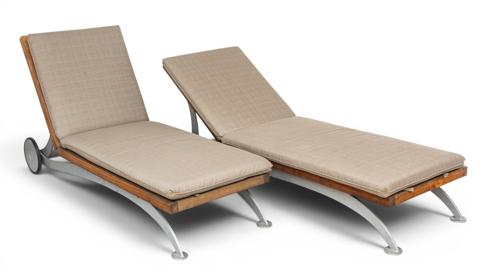 Ethan Allen (American) Teak Outdoor Chaise Lounge Chairs H 37" W 26.5" Depth 73" 1 PAIR (1 of 9)