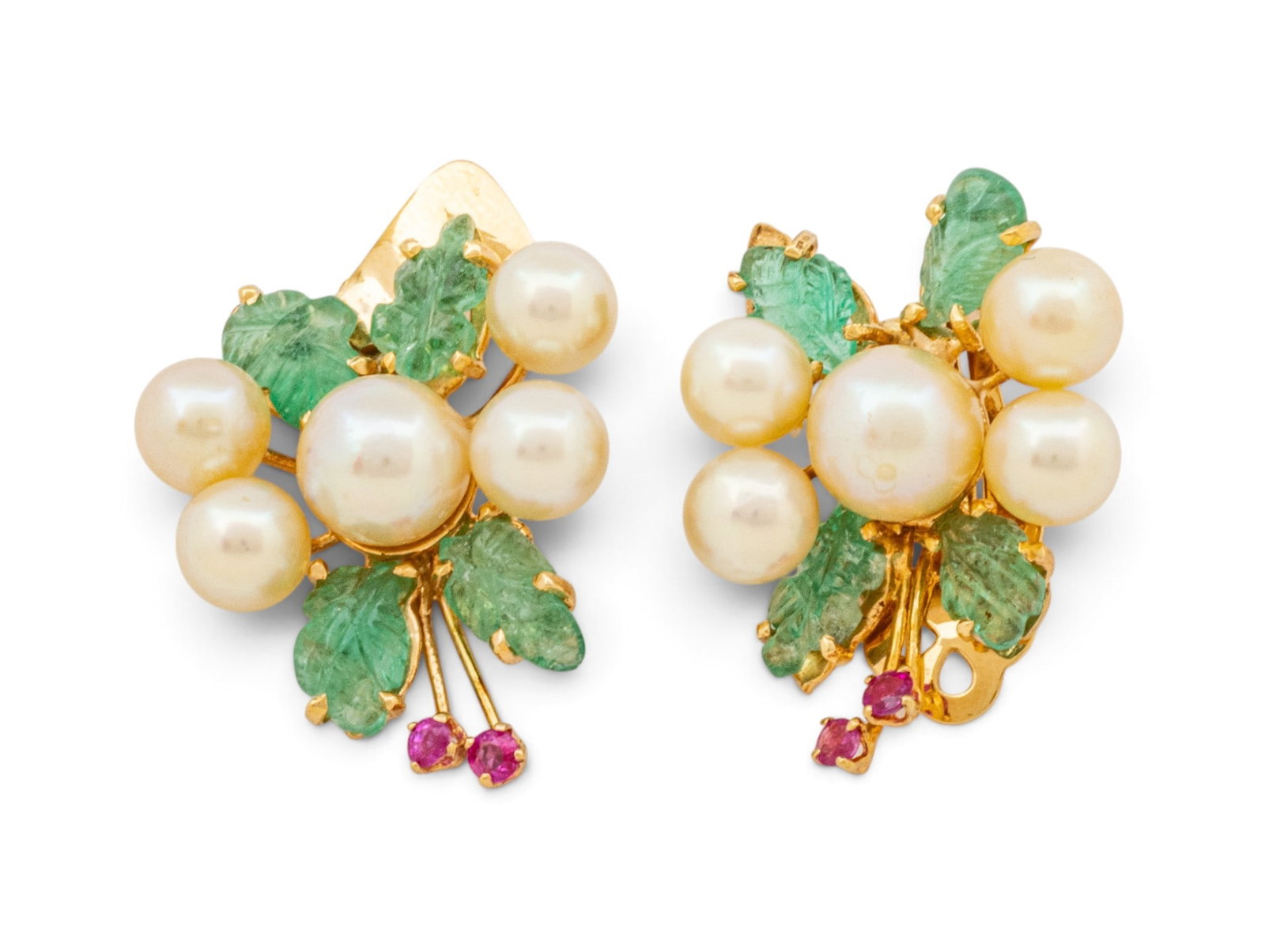 14K Yellow Gold Single Earring and Matching Pendant with Akoya Pearls and Carved Emeralds H 1" 12: 14K Yellow Gold Single Earring and Matching Pendant with Akoya Pearls and Carved Emeralds H 1" 12 grams 2 PCS Five Akoya pearls 6.5 - 8.5mm in each piece. Four leaf form emeralds 9 x 5.0mm also in eac