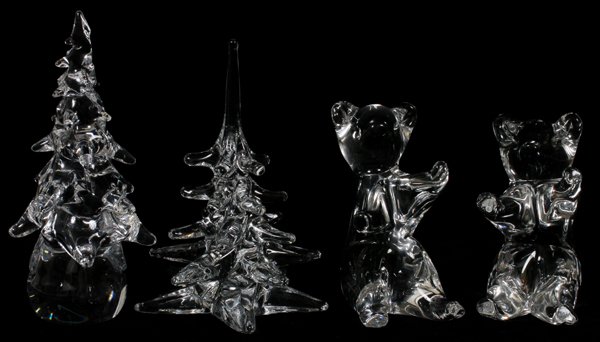 CRYSTAL TREES & BEARS, INCLUDING DAUM: CRYSTAL TREES & BEARS, H 5 3/4"-9", INCLUDING DAUM:Including 1 Daum tree, H.9", 1 Swedish tree, and 2 bears, not signed.